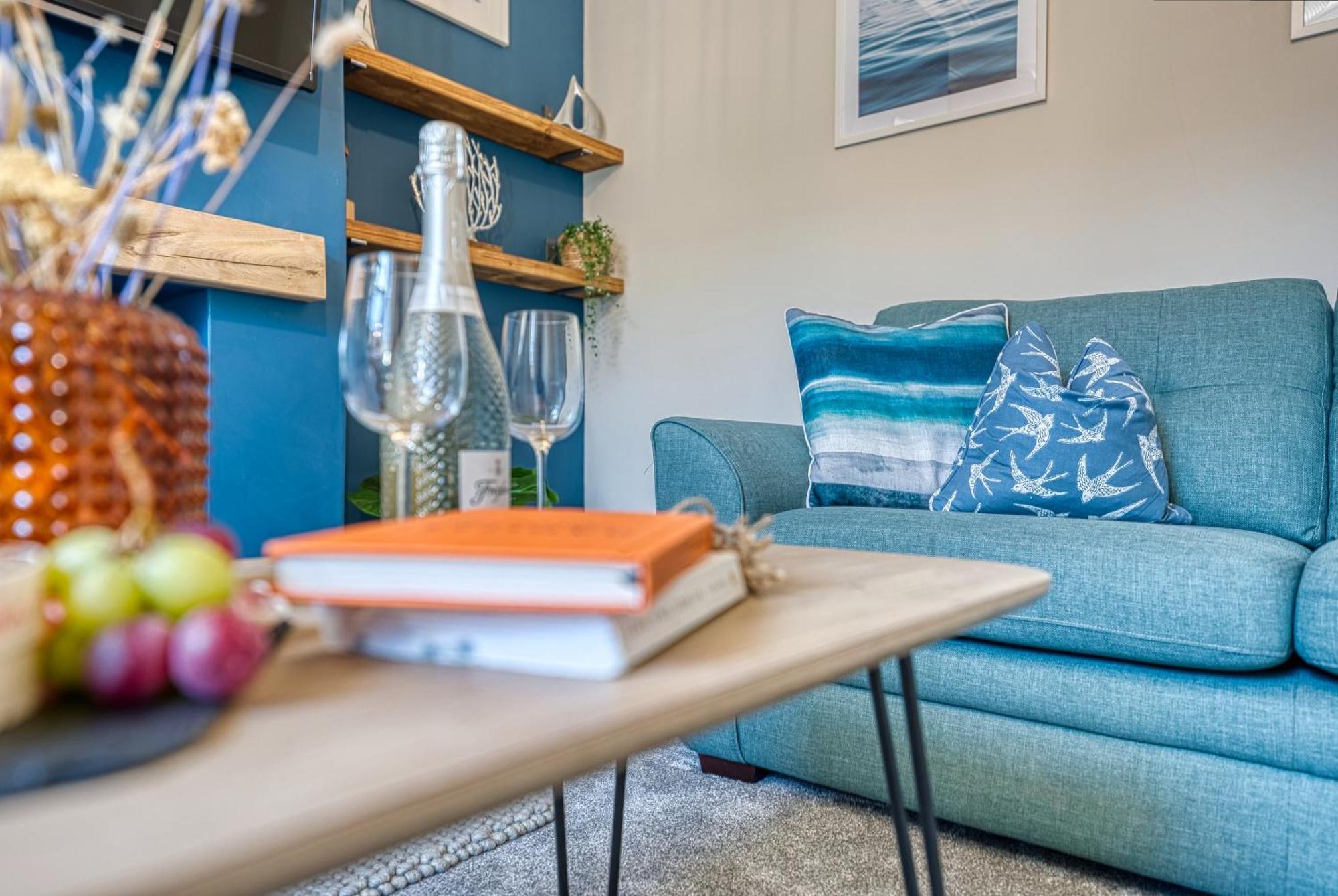 2 Bedrooms Modern, Stunning & Stylish Contractor House, Prime Portsmouth Location With Free Parking Permit, Summer Special Offer!! - By Blue Puffin Stays Exterior foto
