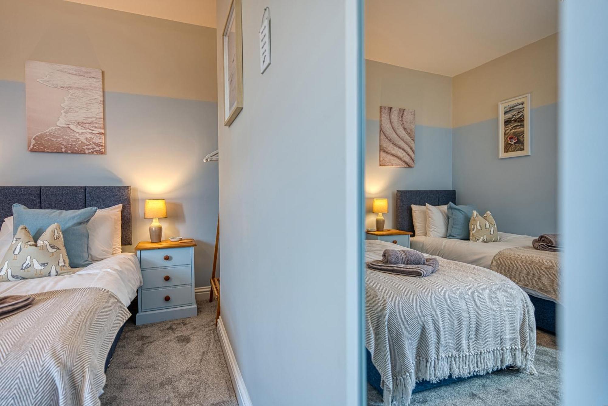 2 Bedrooms Modern, Stunning & Stylish Contractor House, Prime Portsmouth Location With Free Parking Permit, Summer Special Offer!! - By Blue Puffin Stays Exterior foto