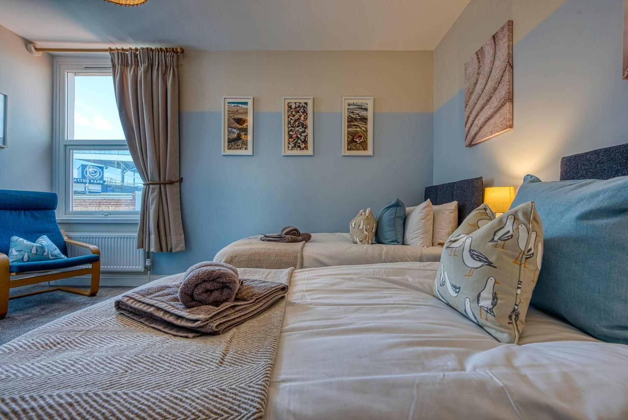 2 Bedrooms Modern, Stunning & Stylish Contractor House, Prime Portsmouth Location With Free Parking Permit, Summer Special Offer!! - By Blue Puffin Stays Exterior foto