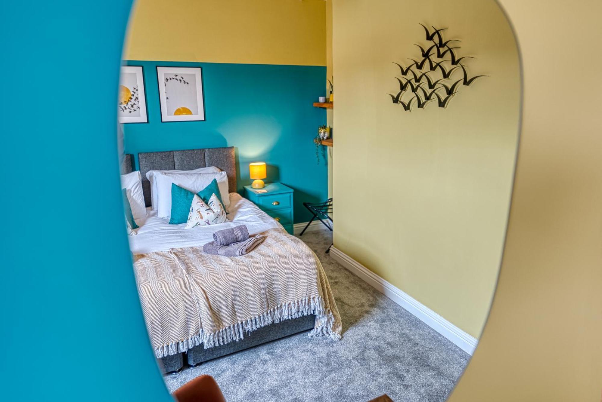 2 Bedrooms Modern, Stunning & Stylish Contractor House, Prime Portsmouth Location With Free Parking Permit, Summer Special Offer!! - By Blue Puffin Stays Exterior foto